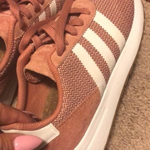 Women’s adidas Size 7 1/2